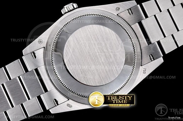 0726 Versatile RDD0220H – DayDate 36mm 701